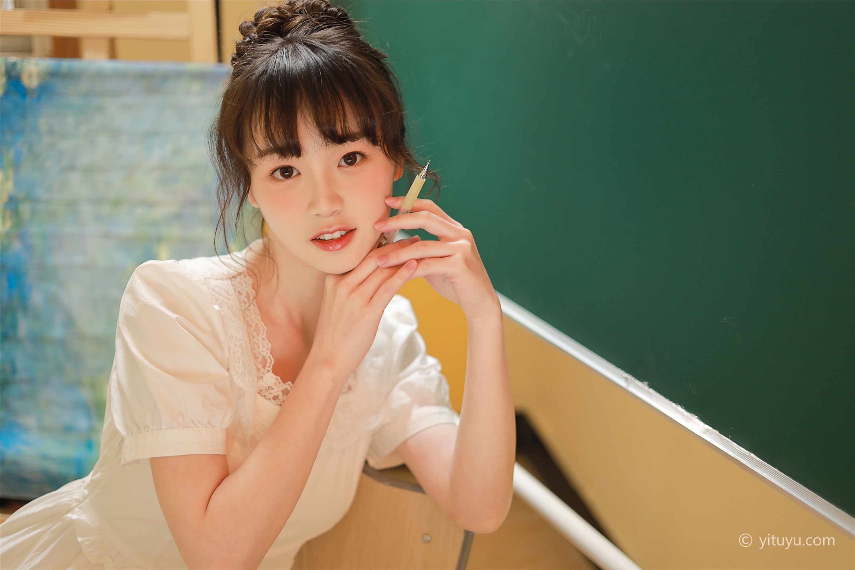 YITUYU 艺图语 2021.04.23 放学后 柚子